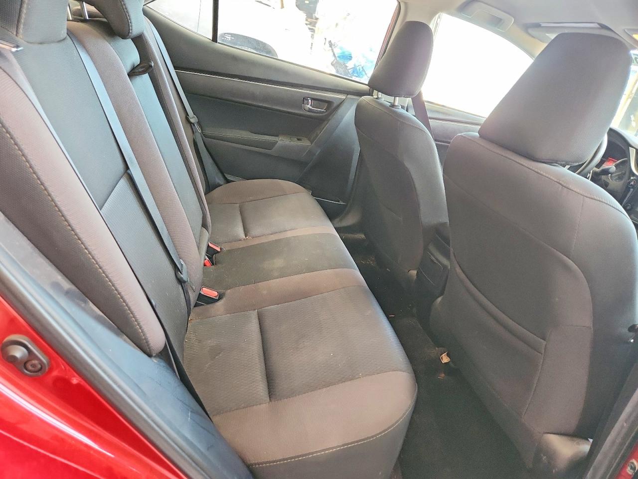 2017 TOYOTA COROLLA LE photo 19