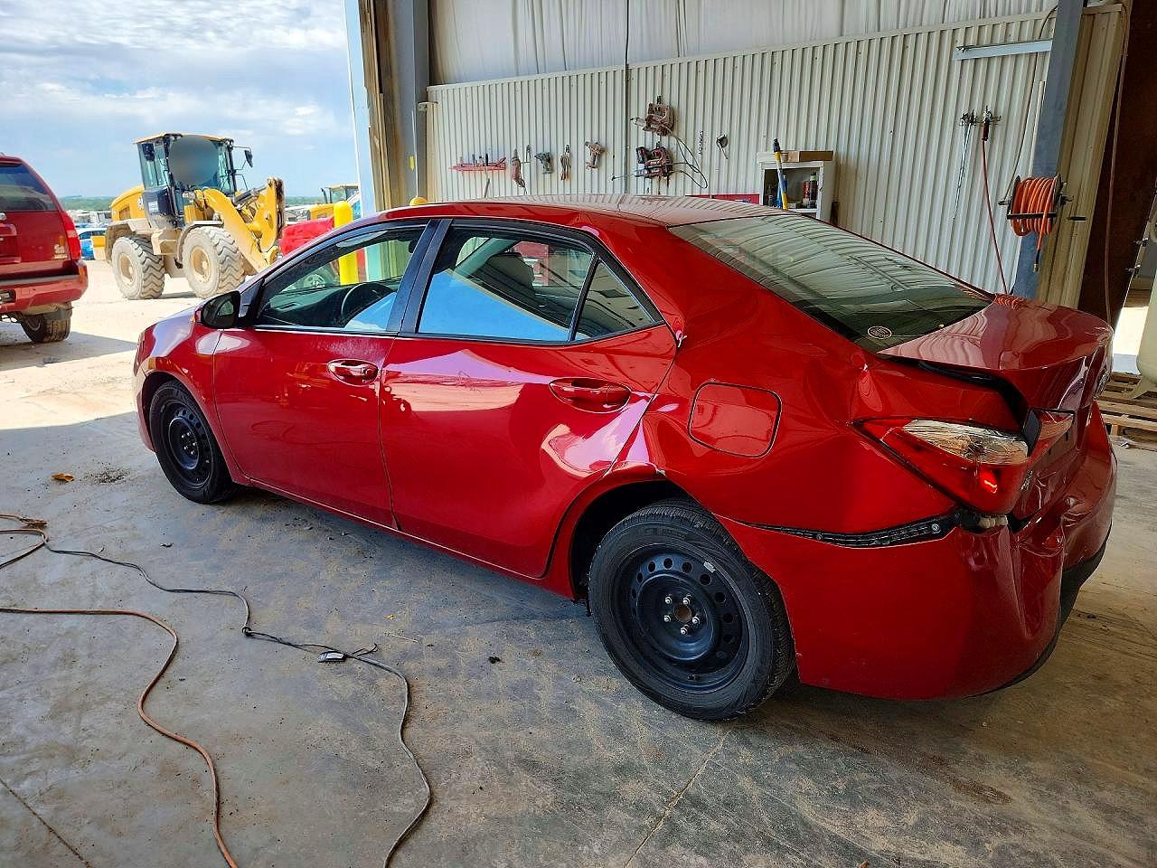 2017 TOYOTA COROLLA LE photo 3