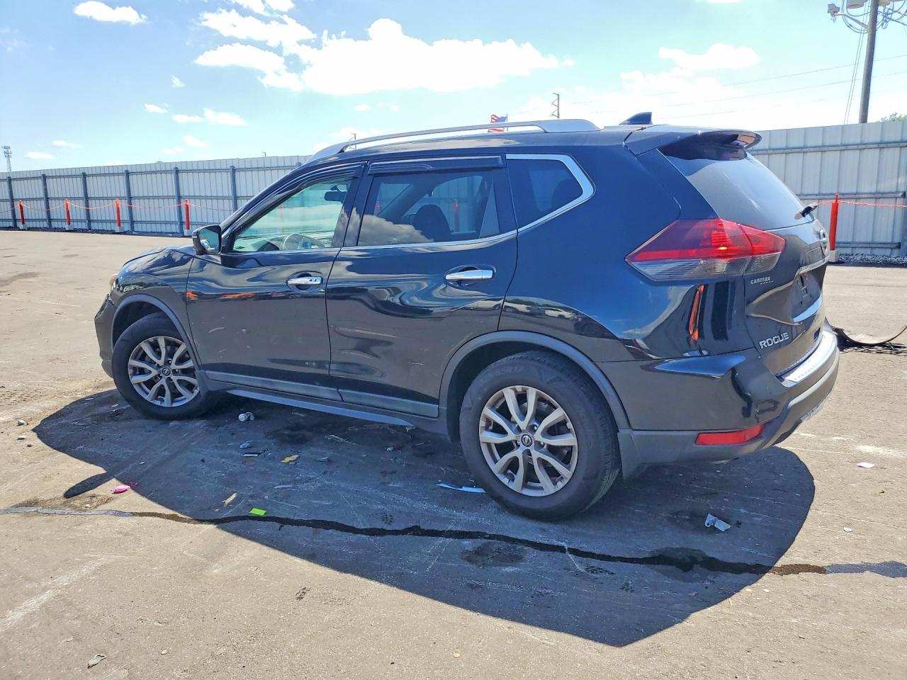 2018 NISSAN ROGUE SV photo 3