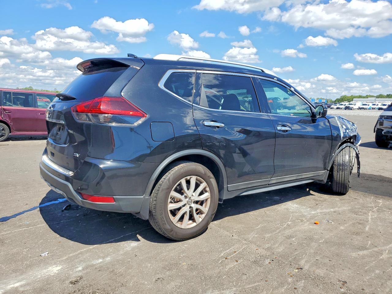 2018 NISSAN ROGUE SV photo 5