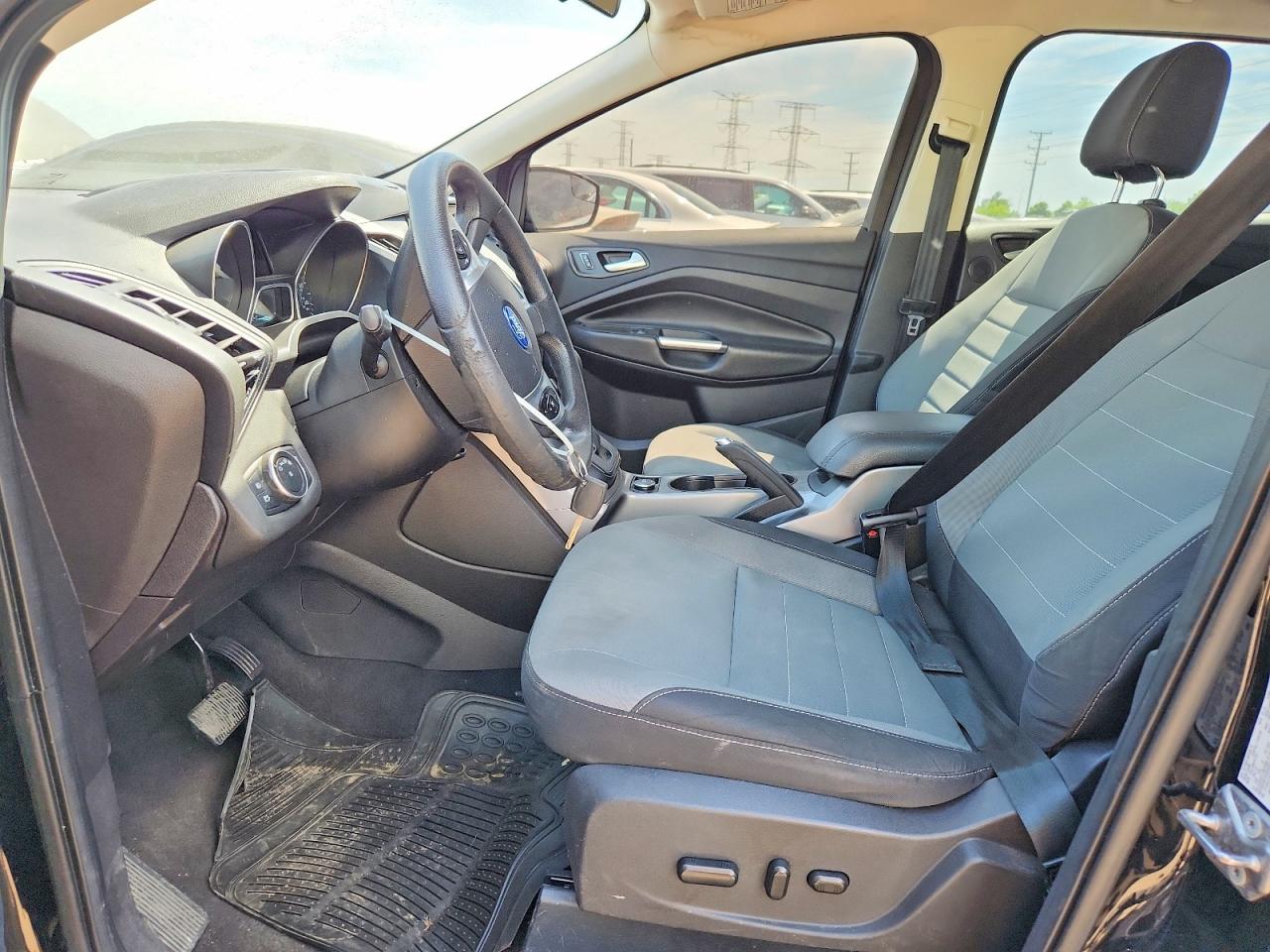 2016 FORD ESCAPE SE photo 13