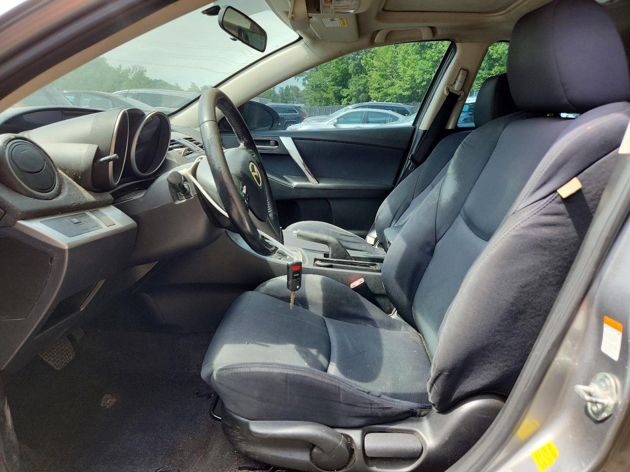 2010 MAZDA 3 S photo 13