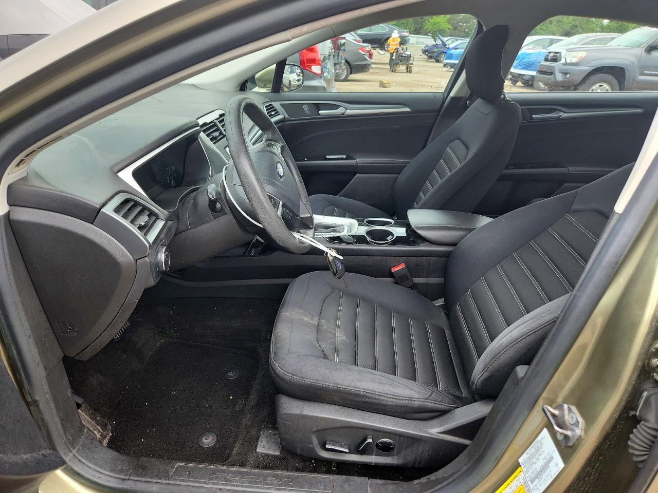 2013 FORD FUSION SE photo 13