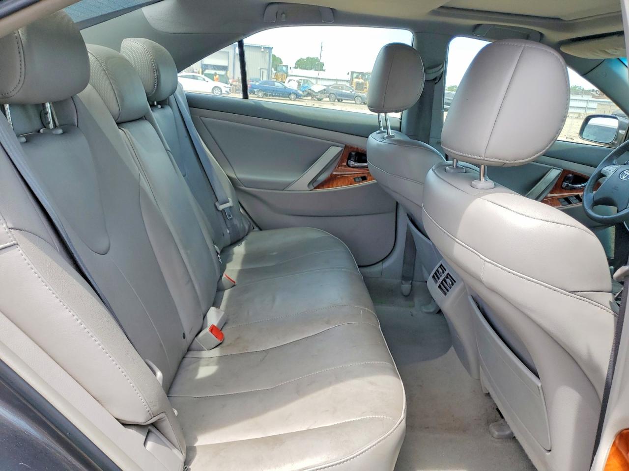 2009 TOYOTA CAMRY XLE photo 28