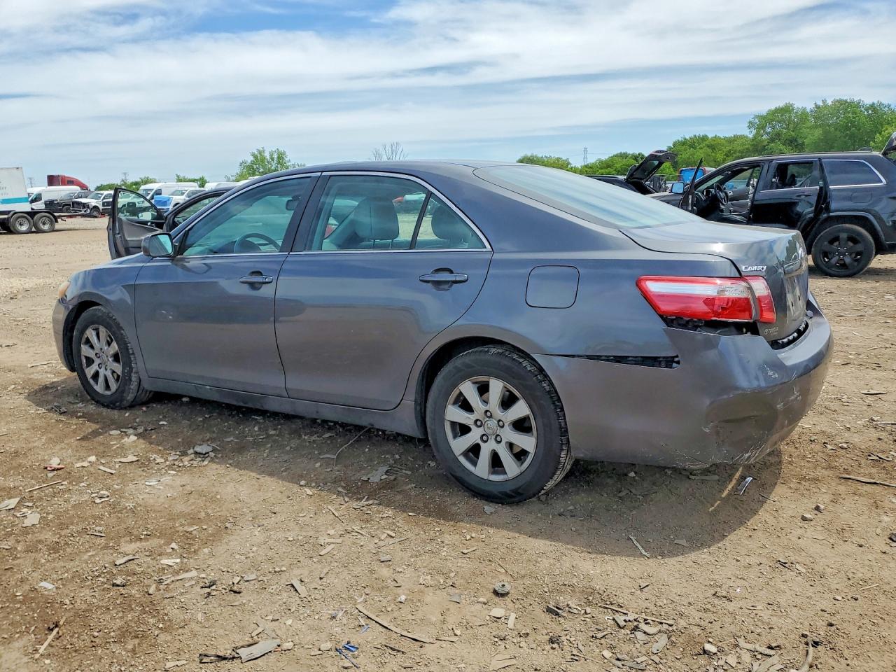 2009 TOYOTA CAMRY XLE photo 4