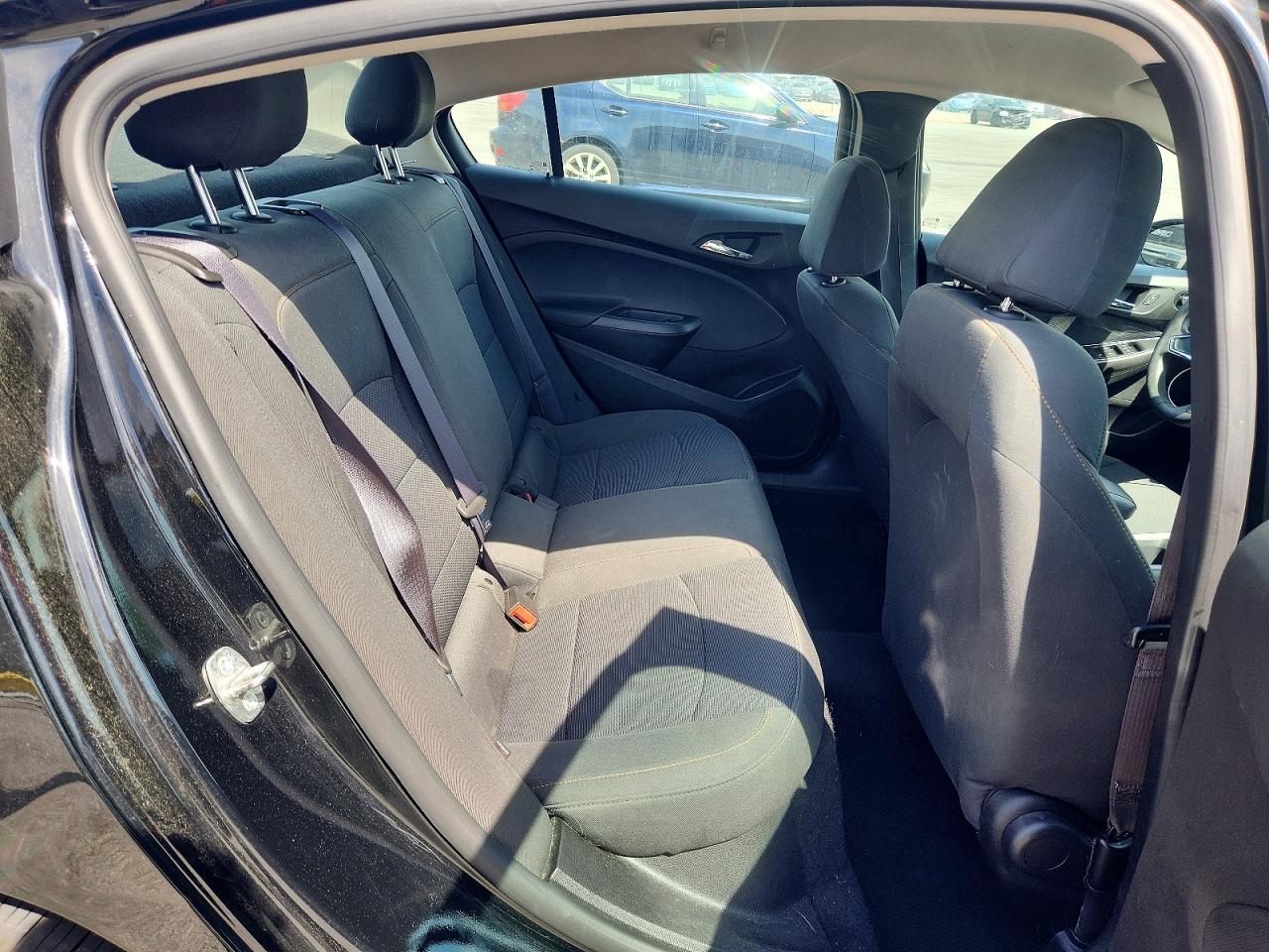 2017 CHEVROLET CRUZE LS photo 10