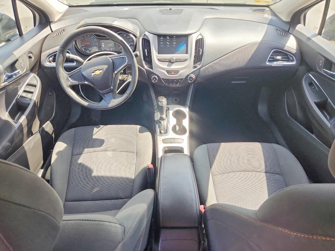 2017 CHEVROLET CRUZE LS photo 8