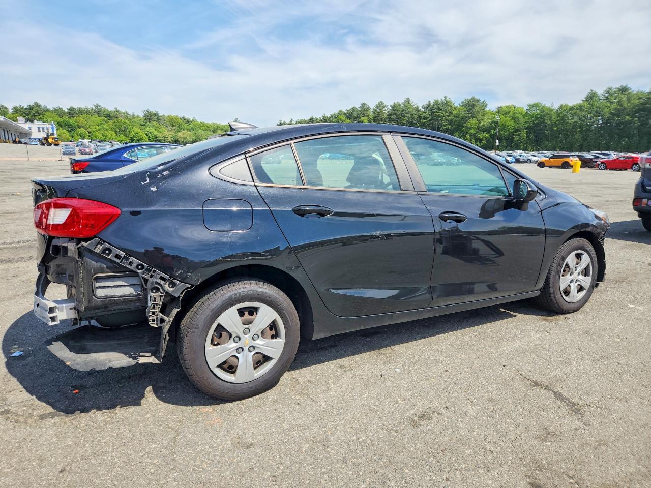 2017 CHEVROLET CRUZE LS photo 3