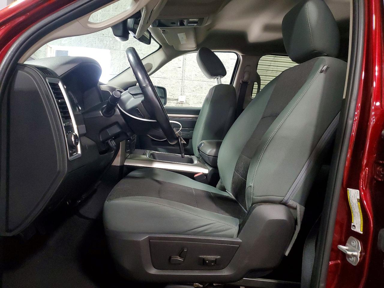 2018 RAM 1500 SLT photo 13
