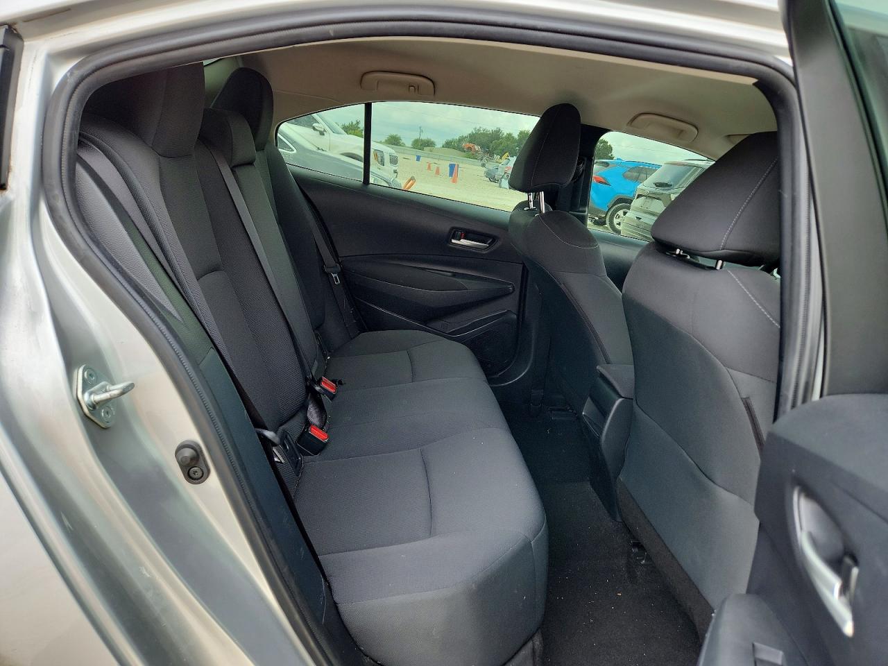 2021 TOYOTA COROLLA LE photo 19