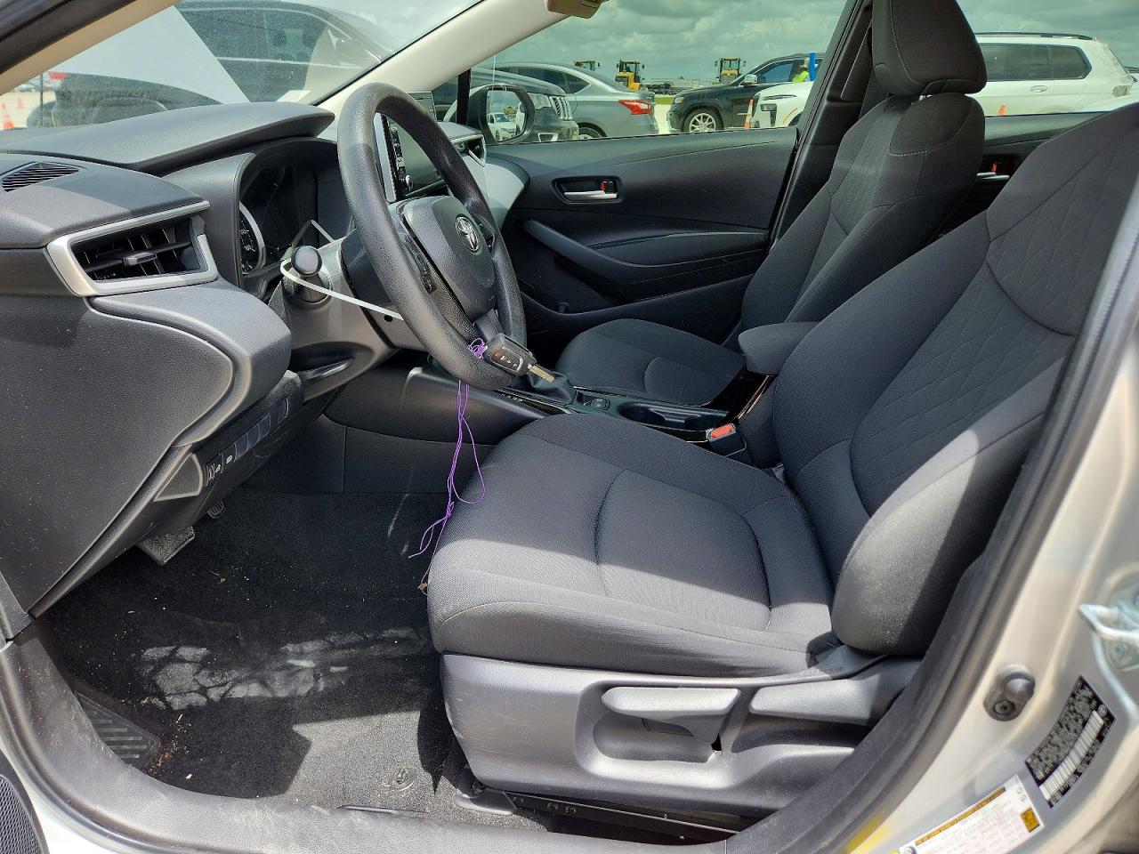 2021 TOYOTA COROLLA LE photo 13