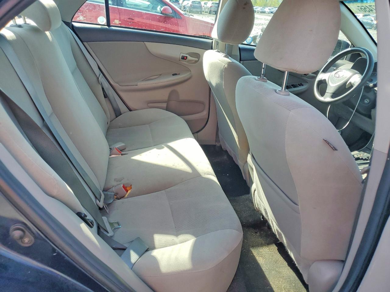 2012 TOYOTA COROLLA L photo 28
