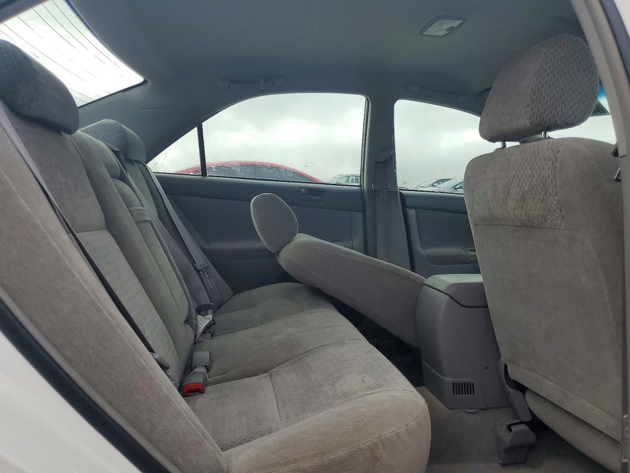 2002 TOYOTA CAMRY LE photo 19