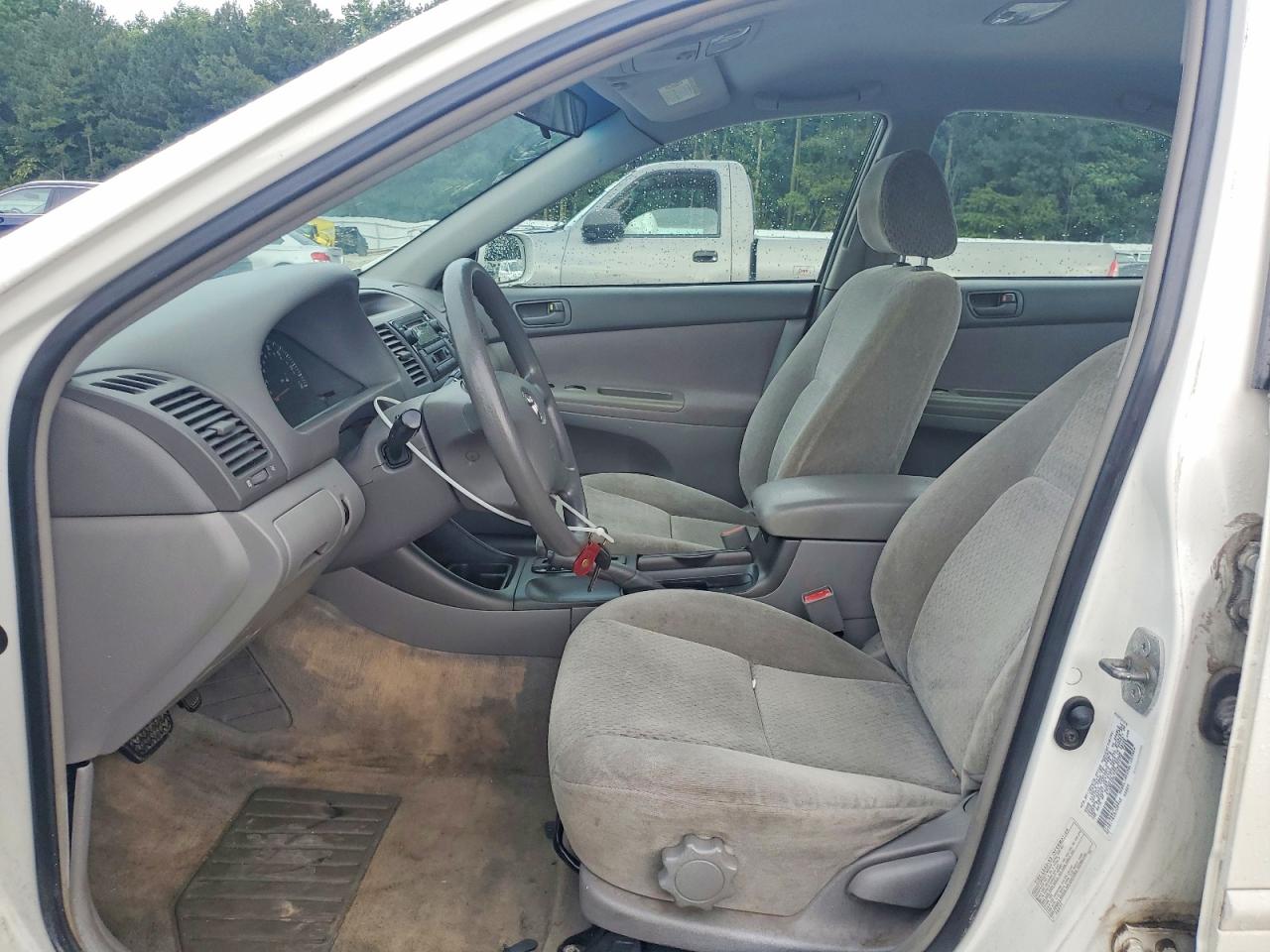 2002 TOYOTA CAMRY LE photo 13