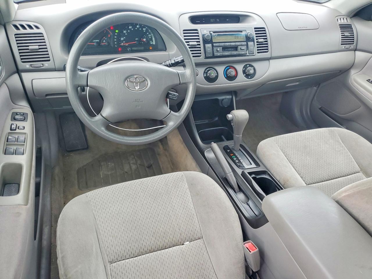 2002 TOYOTA CAMRY LE photo 15