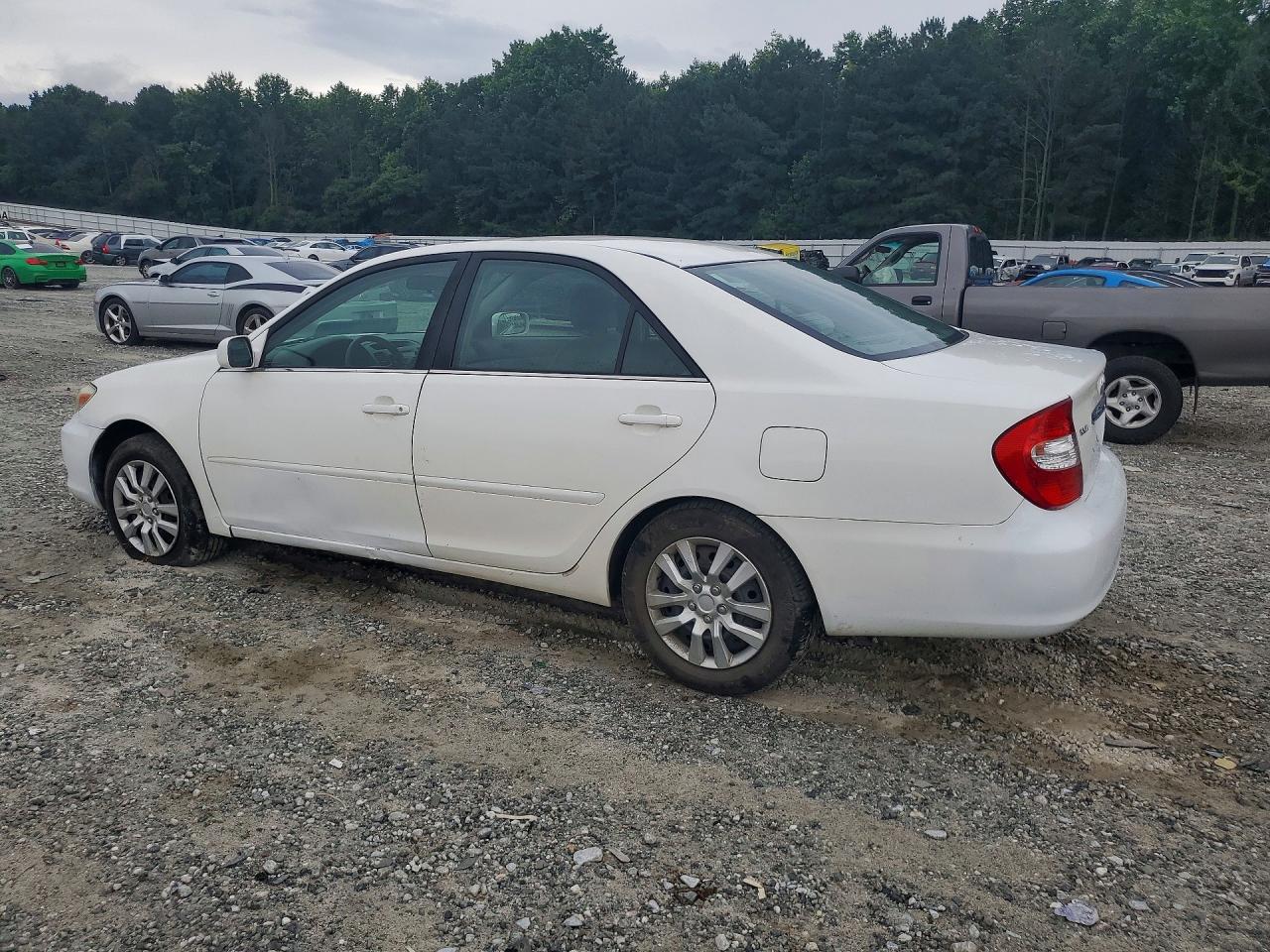2002 TOYOTA CAMRY LE photo 3