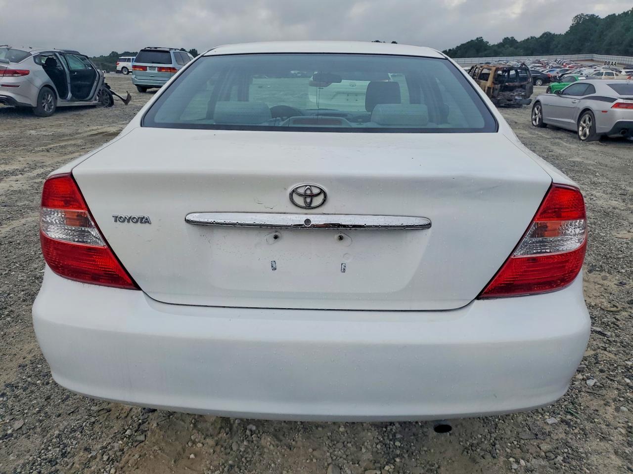 2002 TOYOTA CAMRY LE photo 11