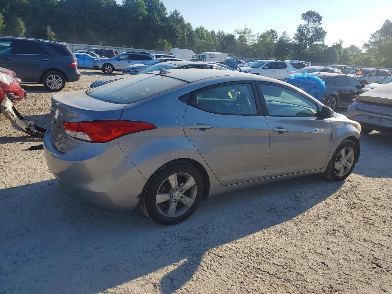 2013 HYUNDAI ELANTRA GLS photo 7
