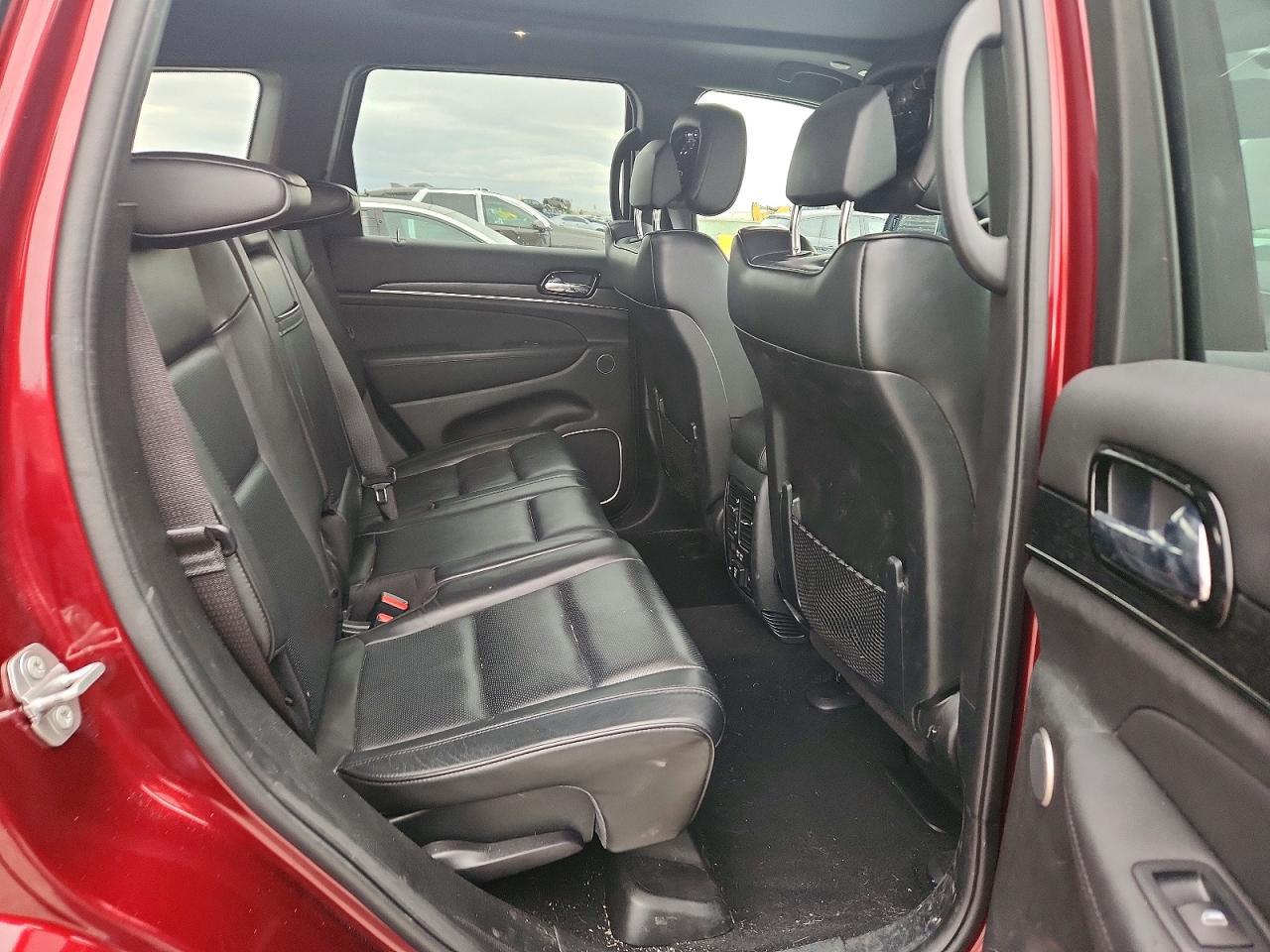 2020 JEEP GRAND CHEROKEE OVERLAND photo 31
