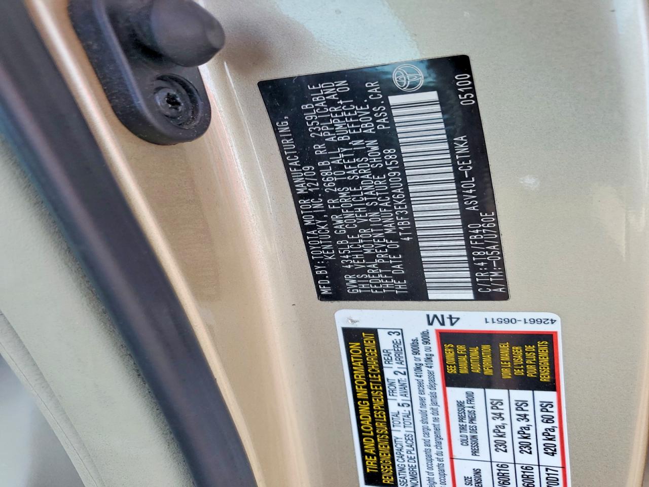 2010 TOYOTA CAMRY LE photo 34