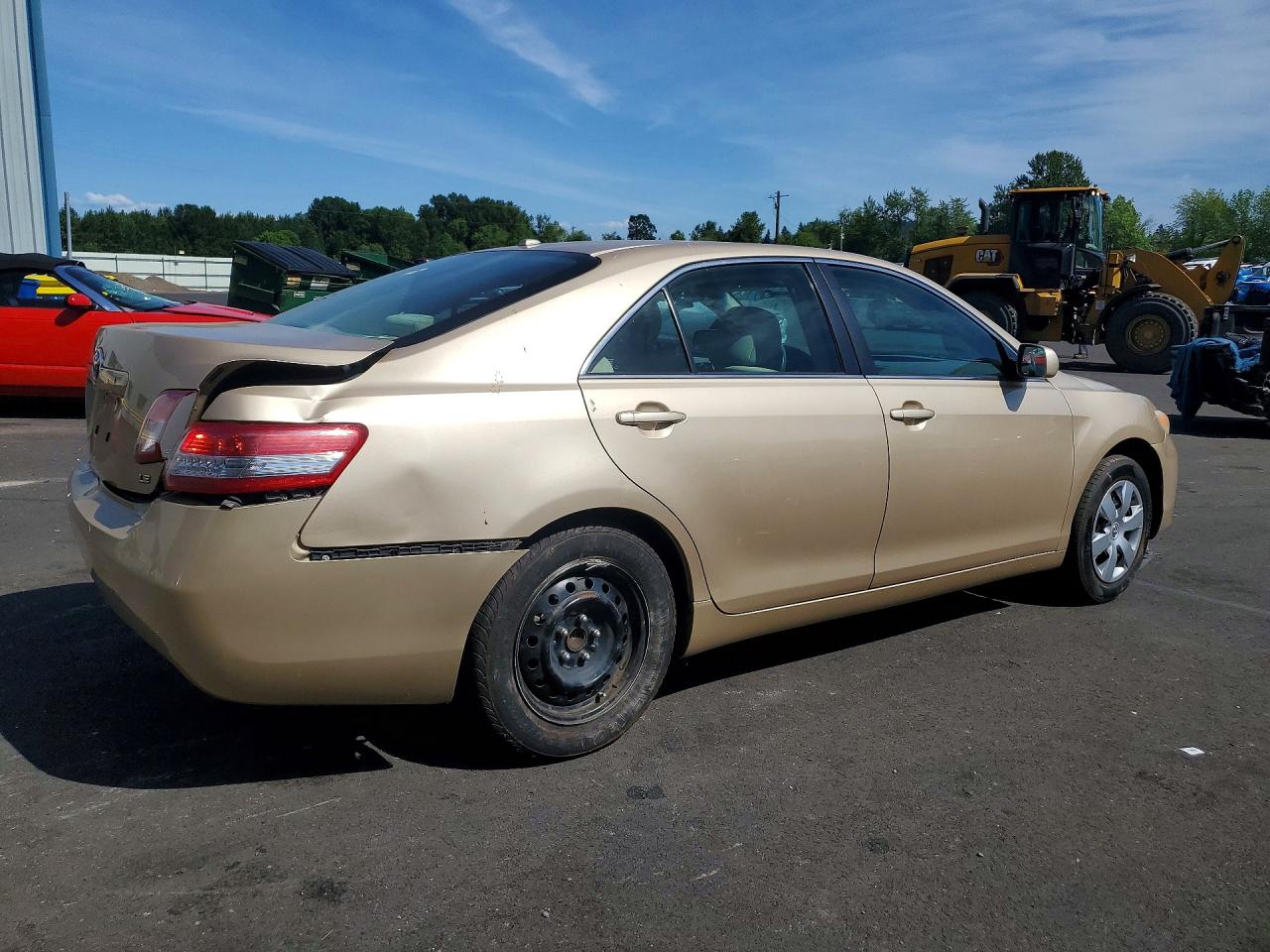 2010 TOYOTA CAMRY LE photo 7
