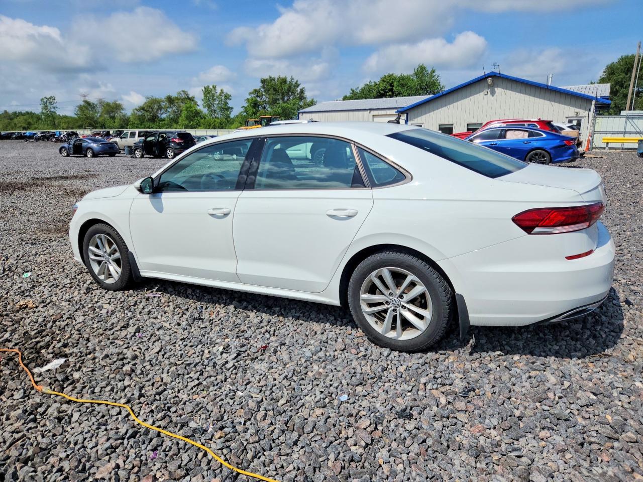 2021 VOLKSWAGEN PASSAT S photo 2