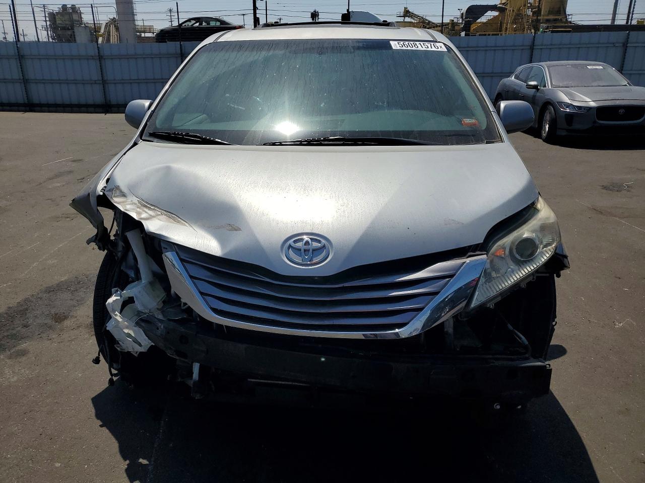 2016 TOYOTA SIENNA XLE 8-PASSENGER photo 9