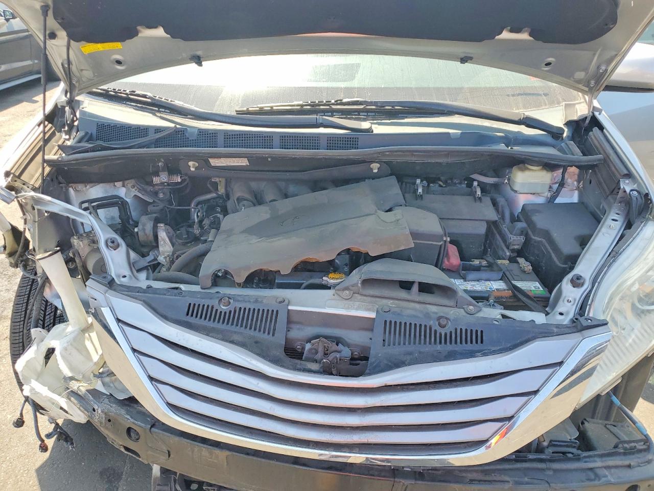 2016 TOYOTA SIENNA XLE 8-PASSENGER photo 23