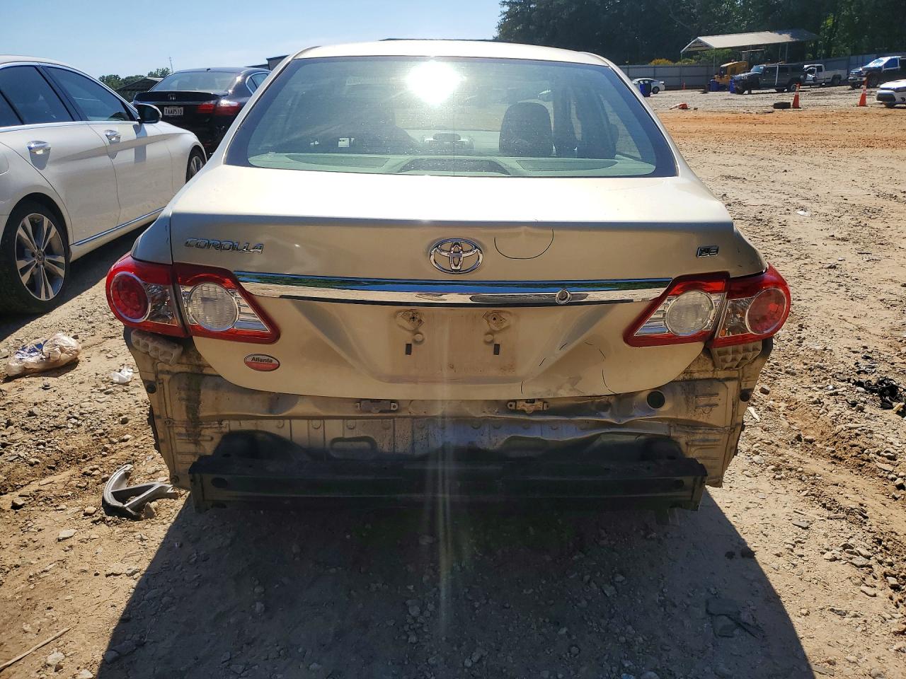 2013 TOYOTA COROLLA LE photo 6