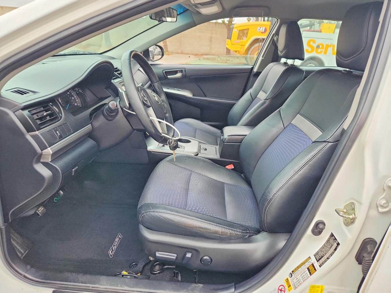 2014 TOYOTA CAMRY SE photo 7