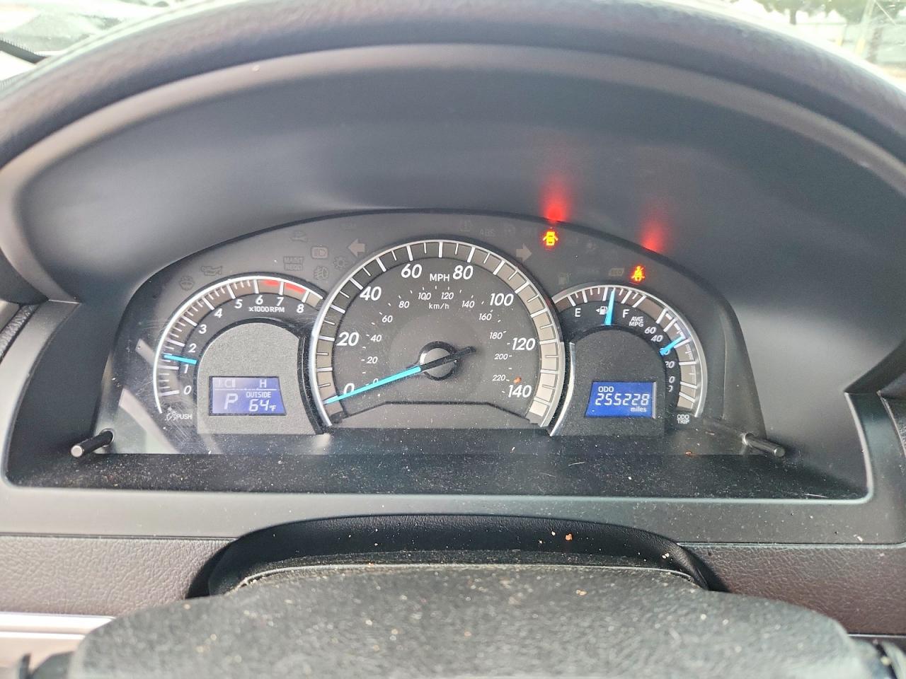2014 TOYOTA CAMRY SE photo 9