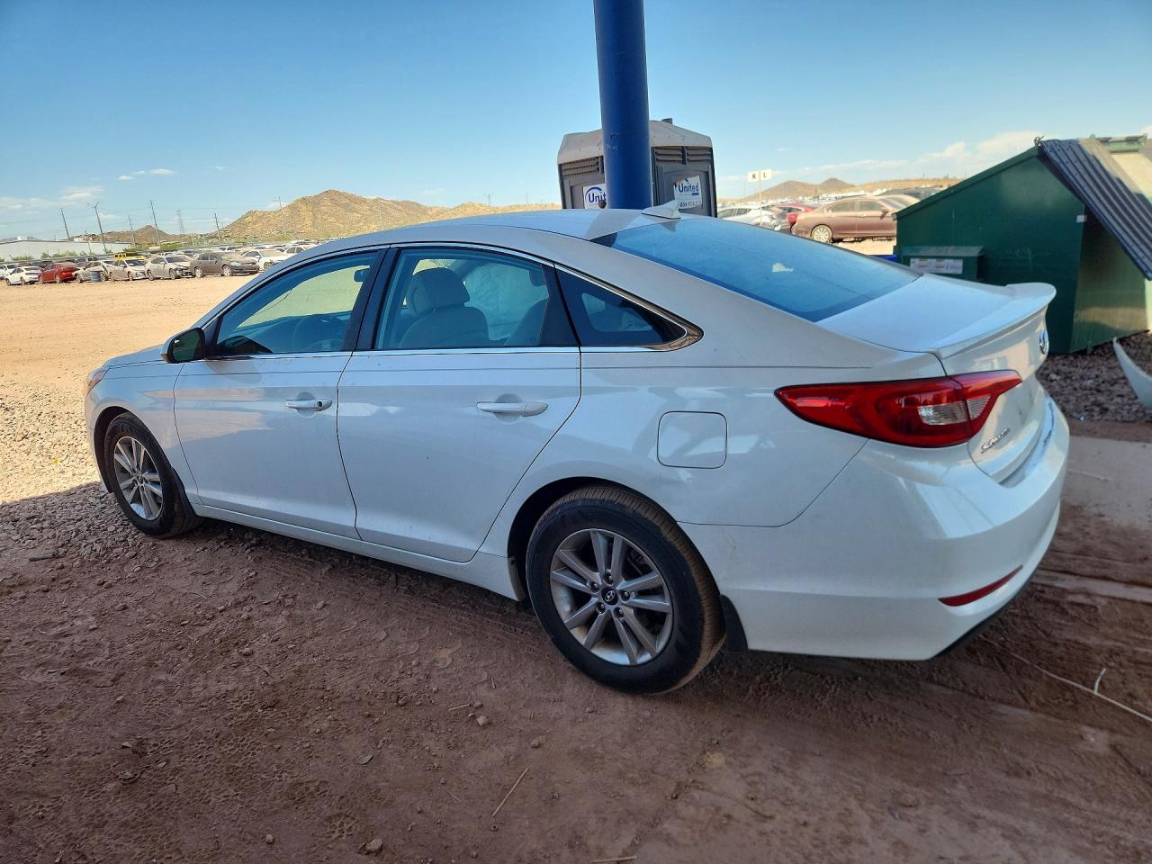 2015 HYUNDAI SONATA SE photo 3