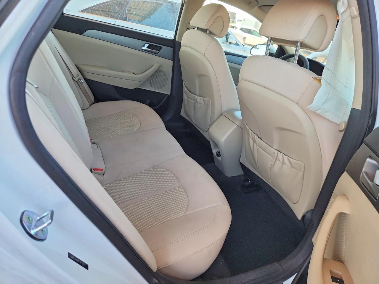 2015 HYUNDAI SONATA SE photo 19