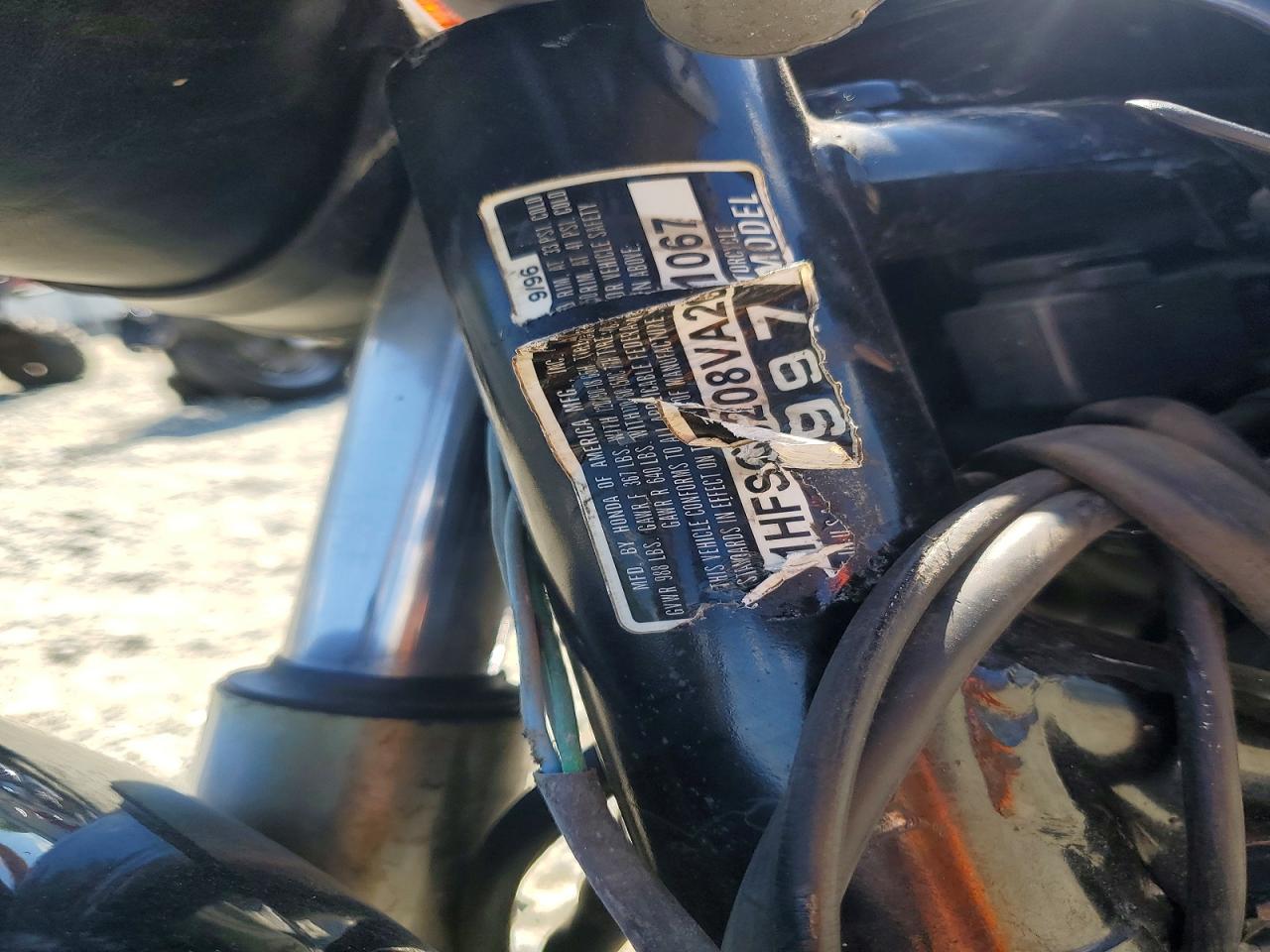 1997 HONDA VT1100 C2 photo 17