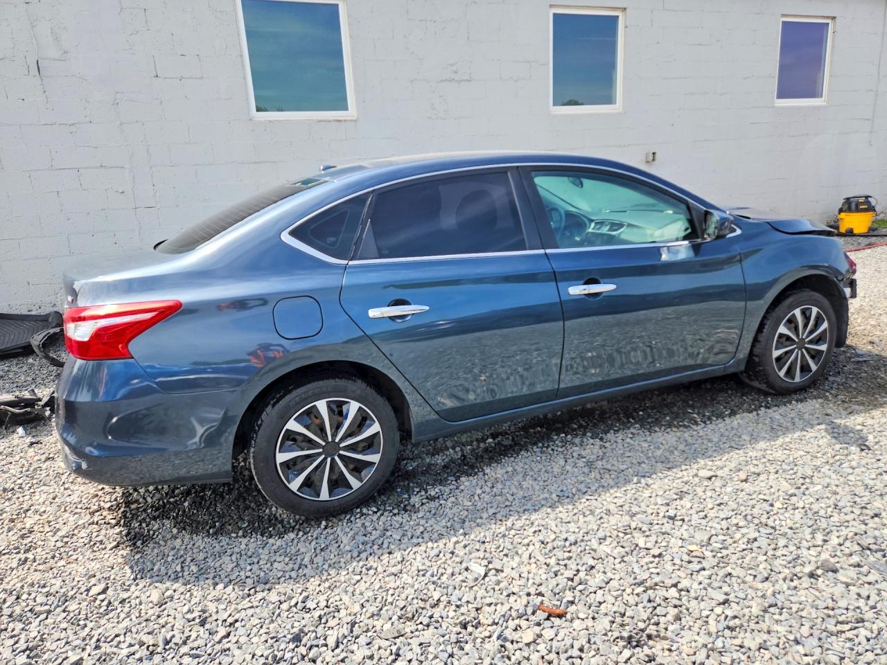 2017 NISSAN SENTRA SV photo 5