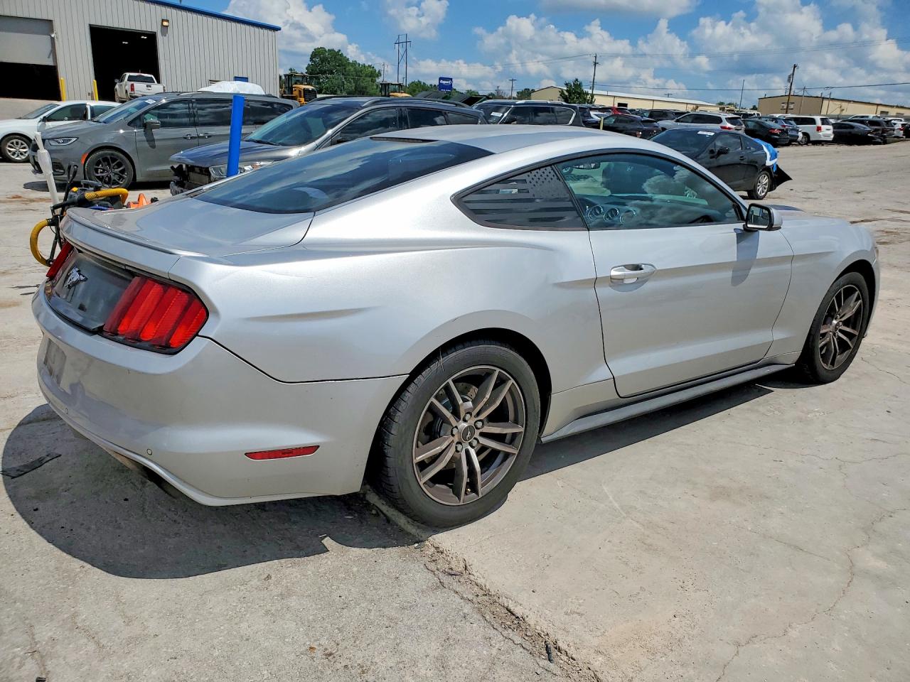 2016 FORD MUSTANG photo 5