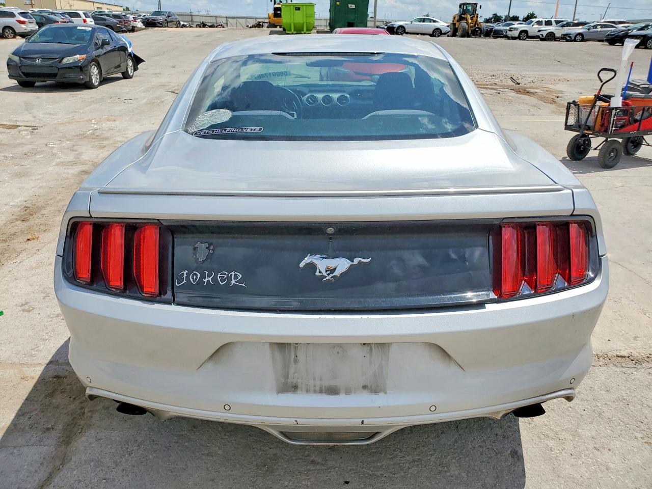 2016 FORD MUSTANG photo 11