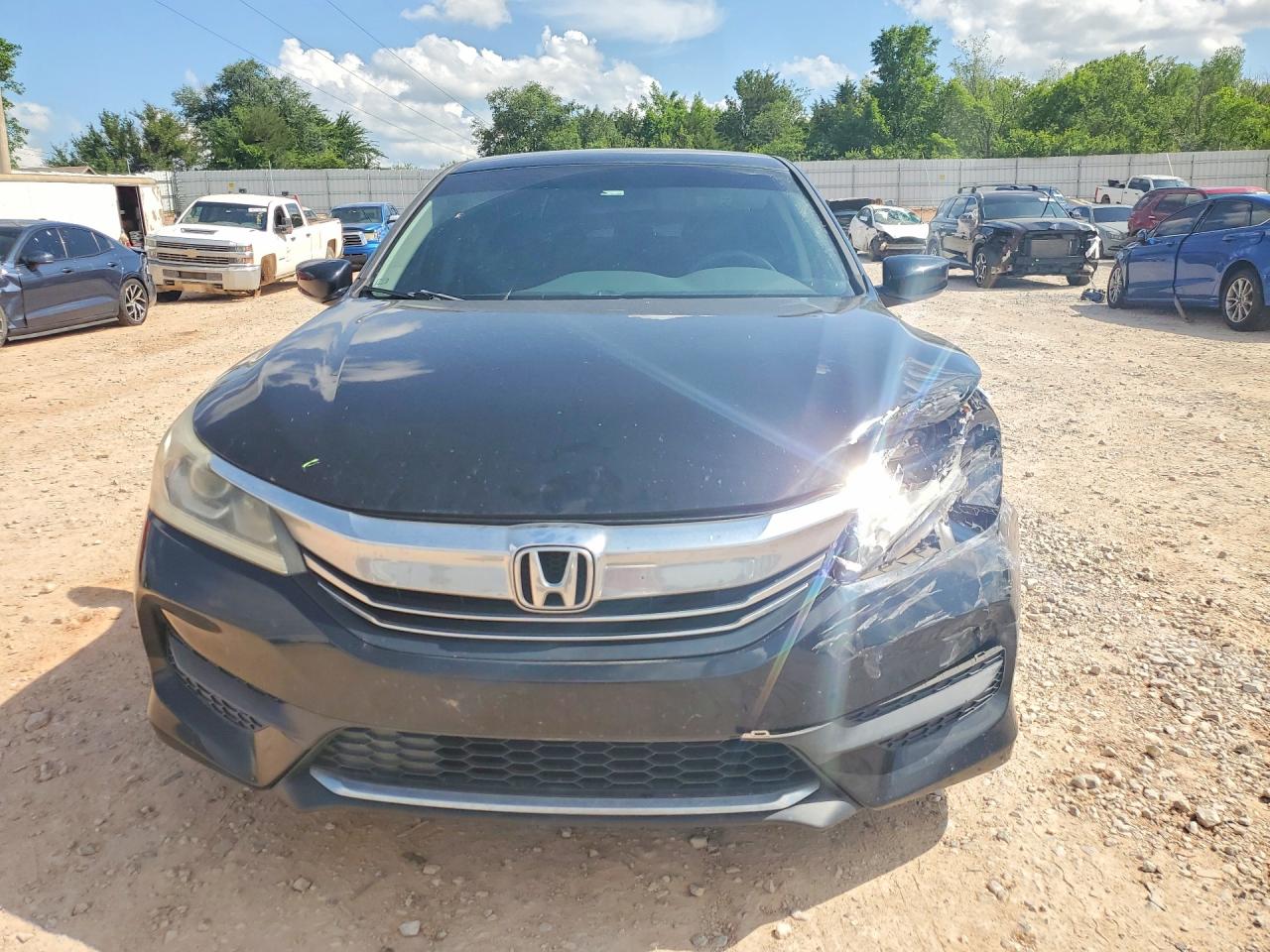 2017 HONDA ACCORD LX photo 13