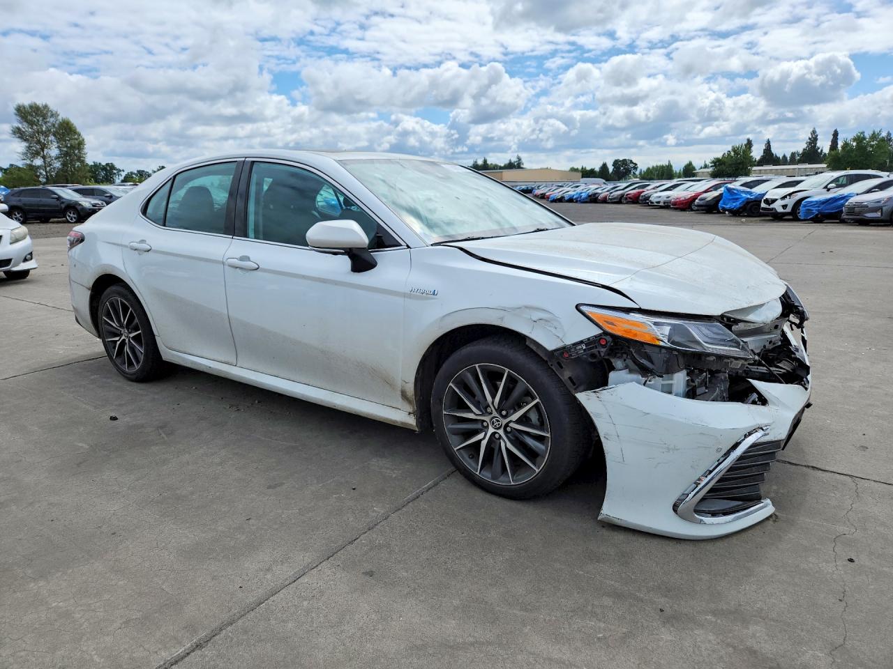 2021 TOYOTA CAMRY XLE photo 7