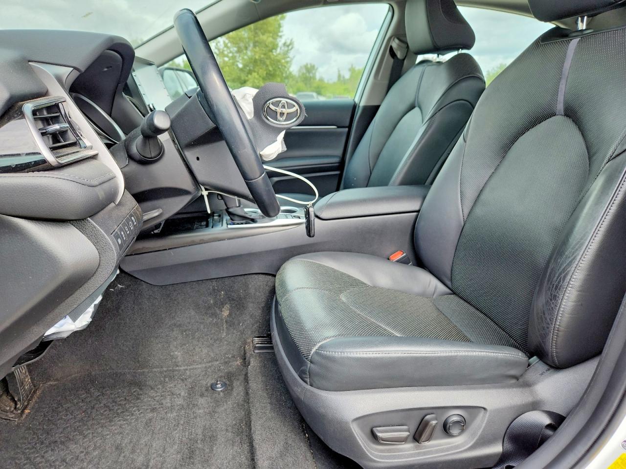2021 TOYOTA CAMRY XLE photo 13