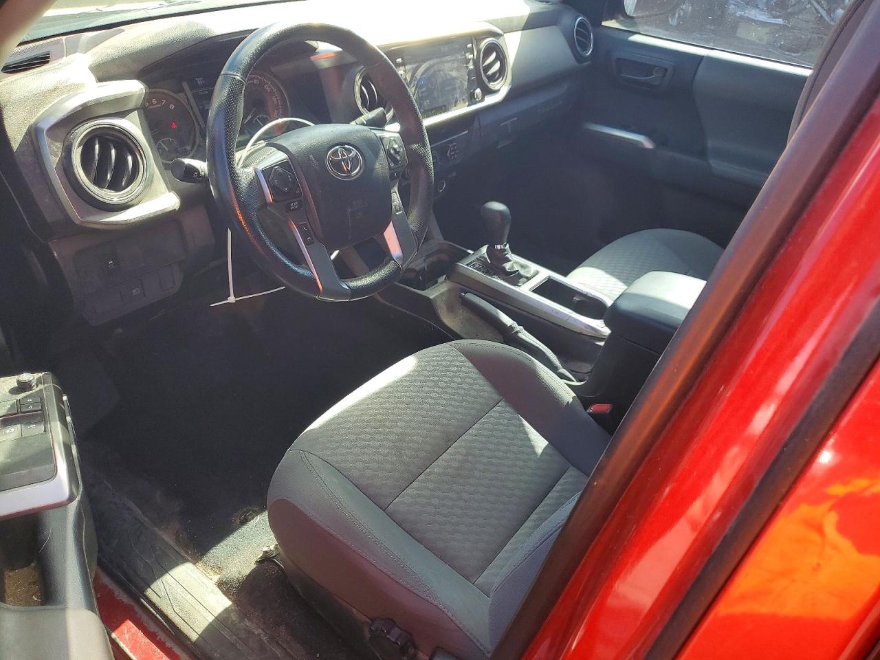 2022 TOYOTA TACOMA SR5 photo 22