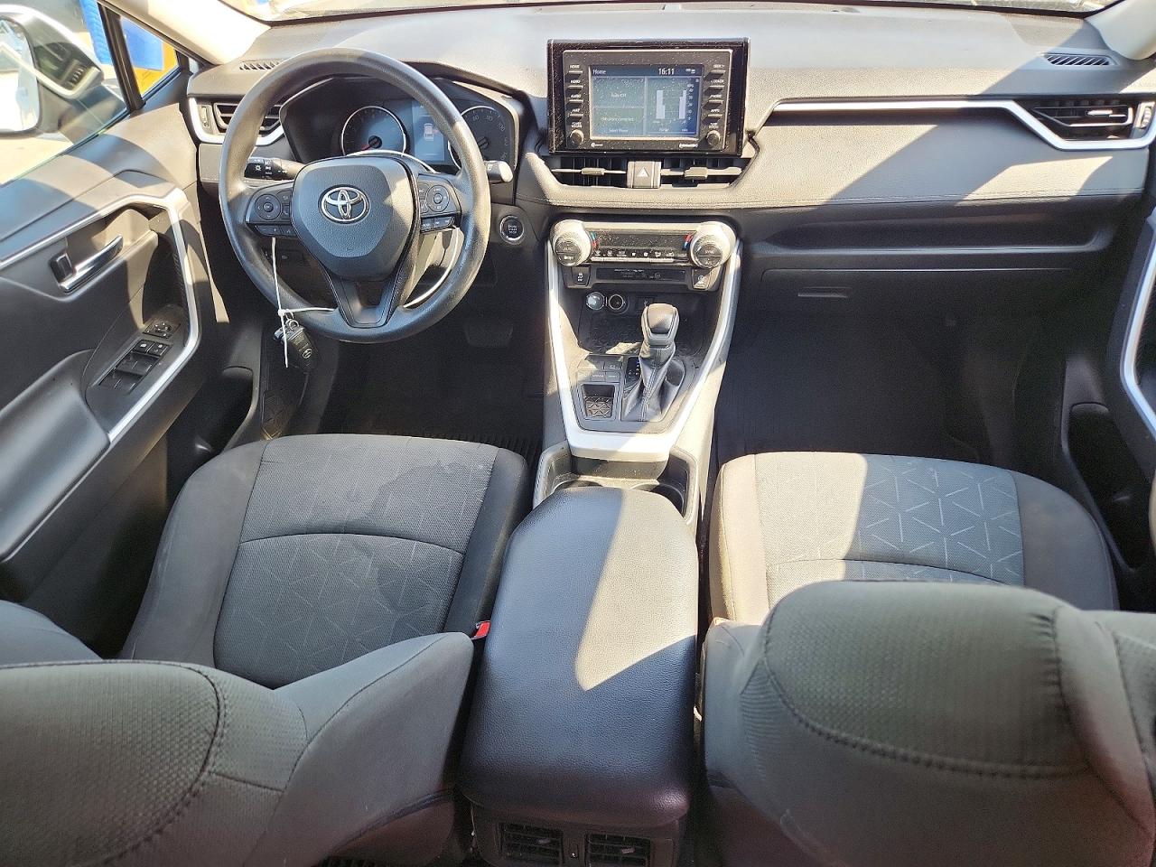 2021 TOYOTA RAV4 XLE photo 15