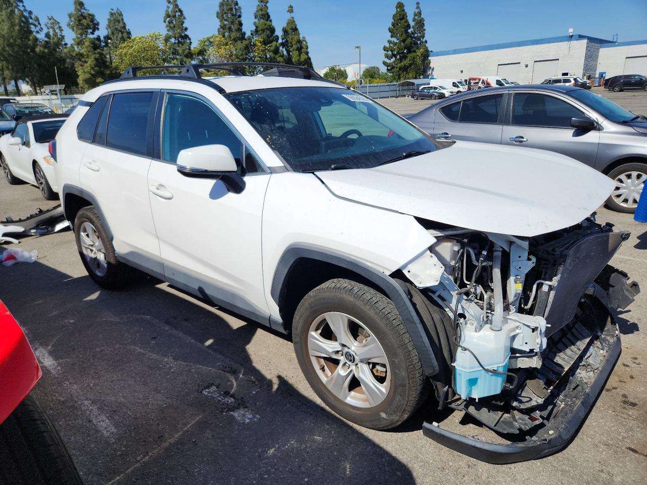 2021 TOYOTA RAV4 XLE photo 7