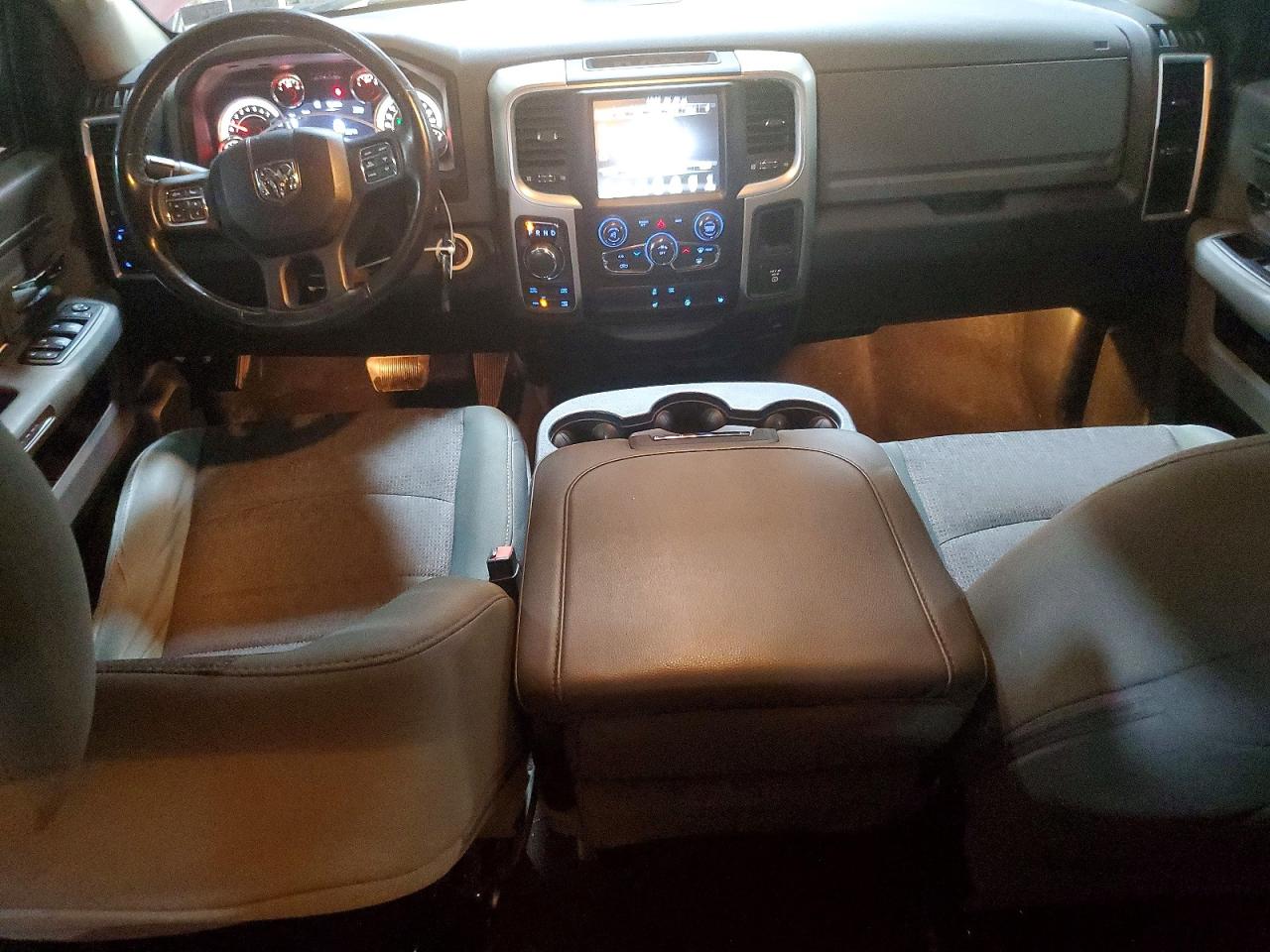 2014 RAM 1500 SLT photo 22