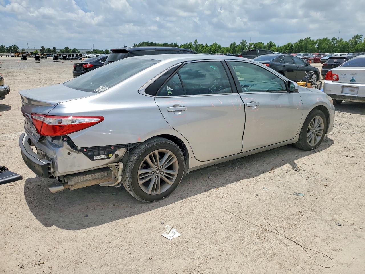 2017 TOYOTA CAMRY SE photo 7