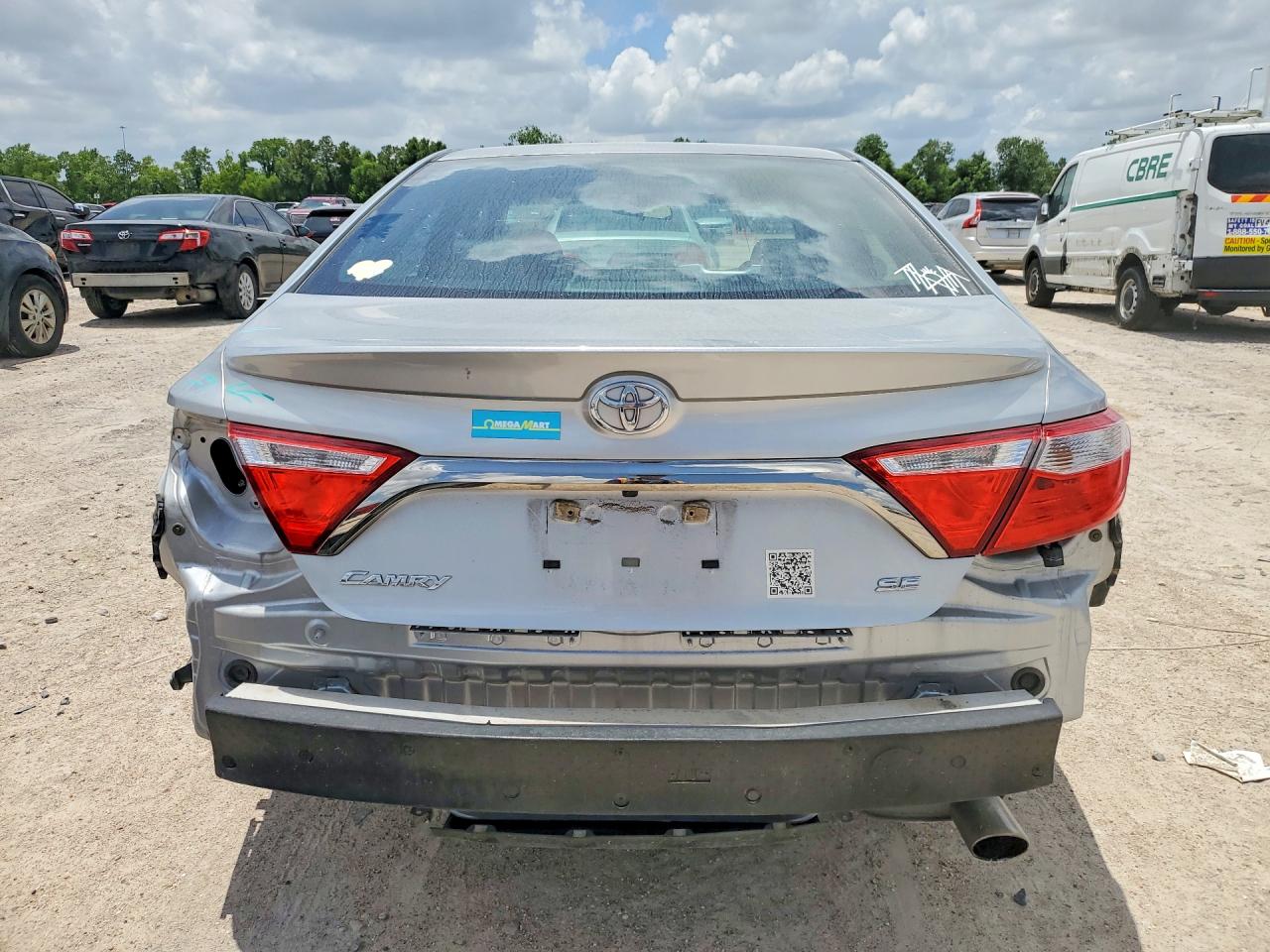 2017 TOYOTA CAMRY SE photo 16