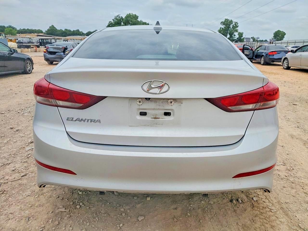 2018 HYUNDAI ELANTRA VALUE EDITION photo 11