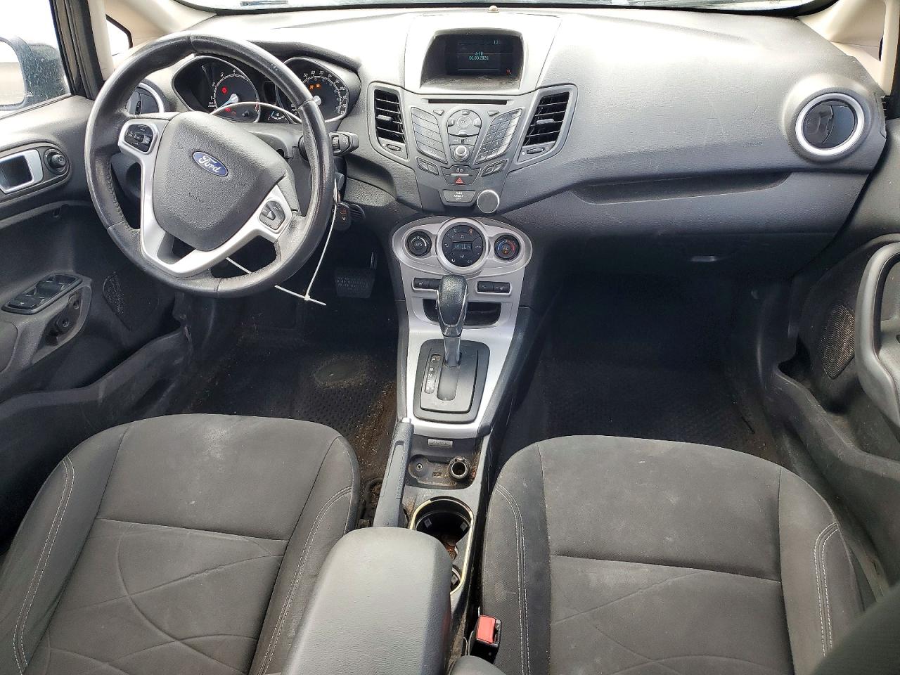 2015 FORD FIESTA SE photo 15