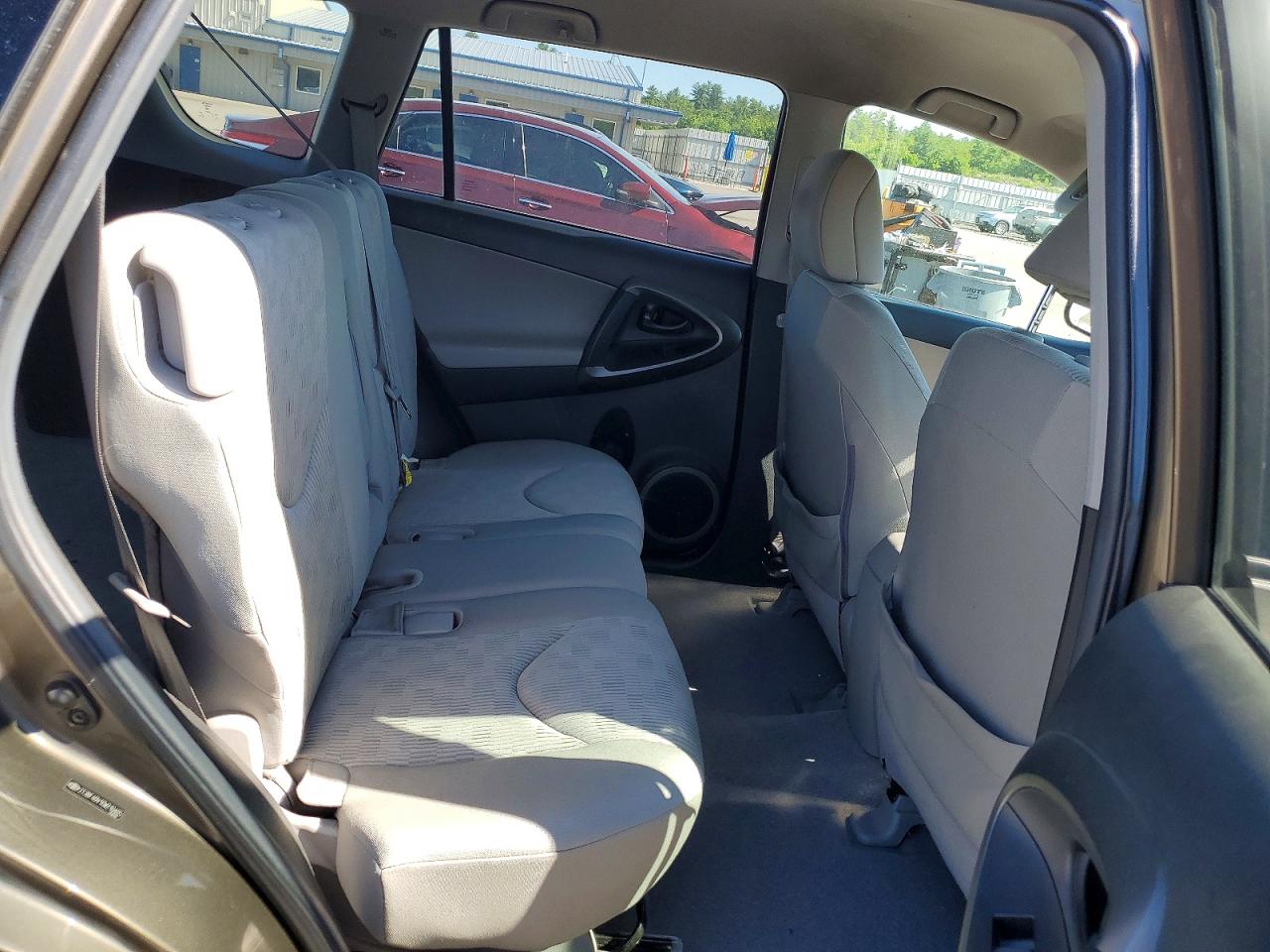 2012 TOYOTA RAV4 BASE photo 19