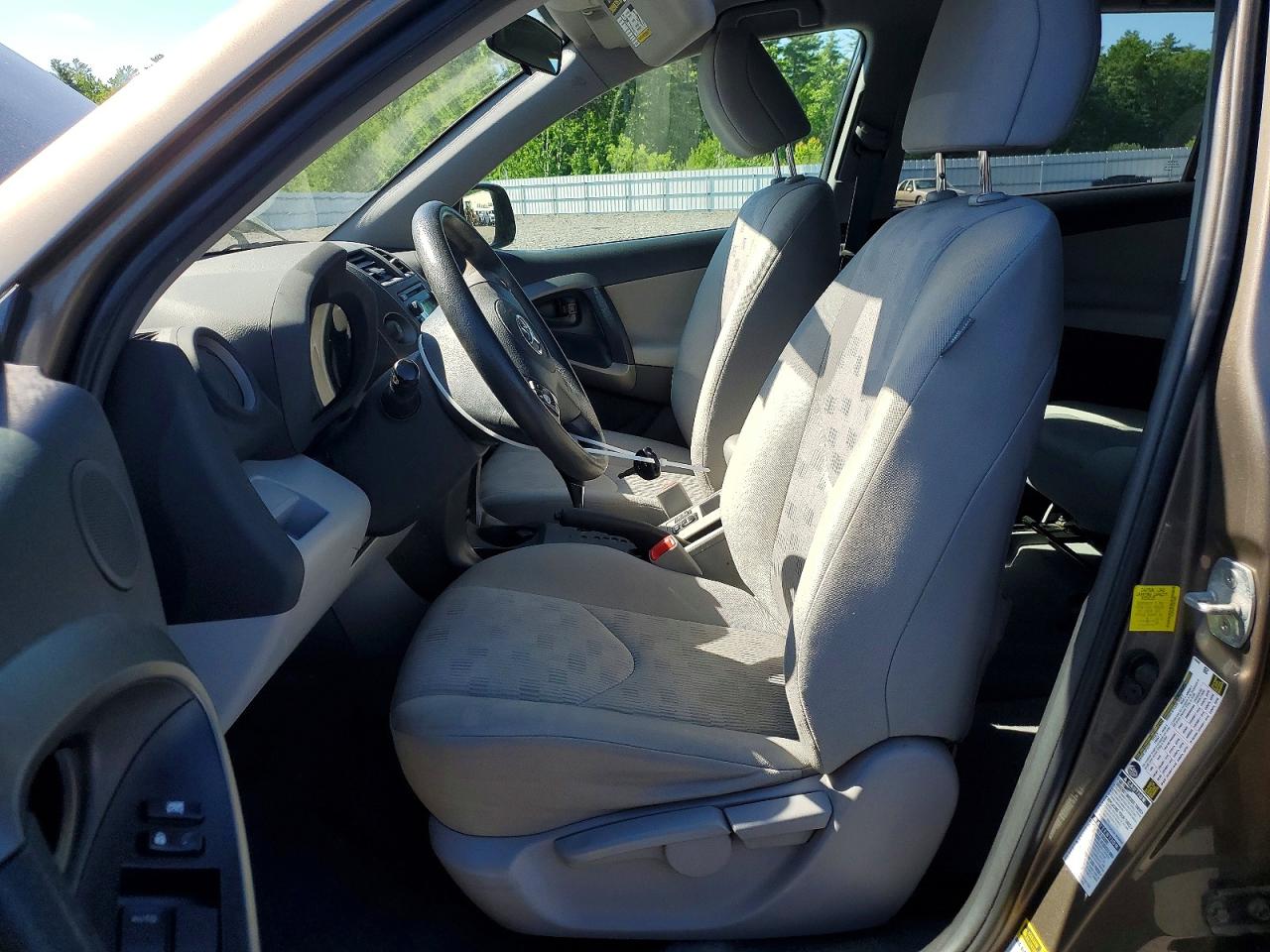 2012 TOYOTA RAV4 BASE photo 13